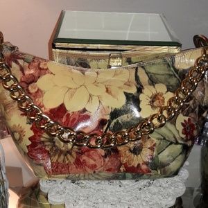 NWT..Floral Print PURSE